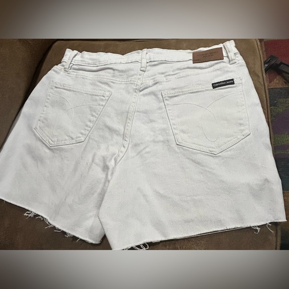 NWT- Women’s Calvin Klein Shorts - Picture 2 of 9
